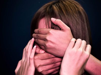 YİNE ENGELLENİYORUZ